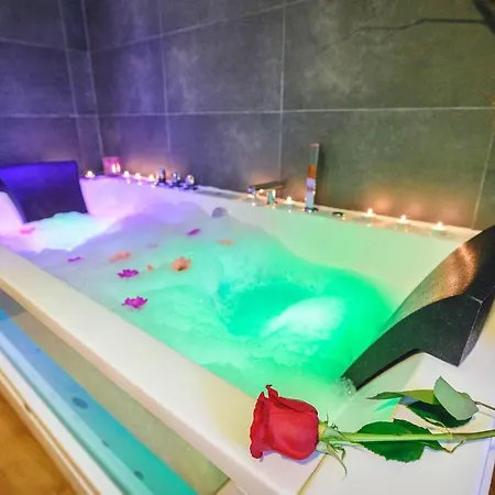 Gorgeous In Apartament *