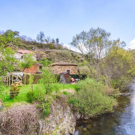 Gorgeous In La Omañuela